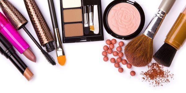 تاثیر لوازم آرایشی بر سلامت بدن