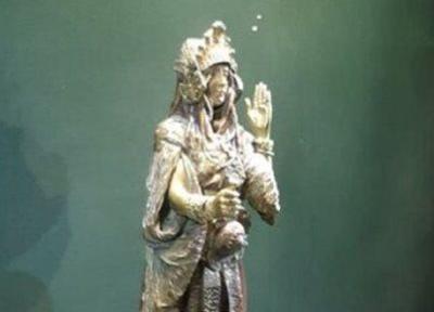 مجسمه مریم مجدلیه در موزه گوهر و آرایه های تاریخی به نمایش درآمده است