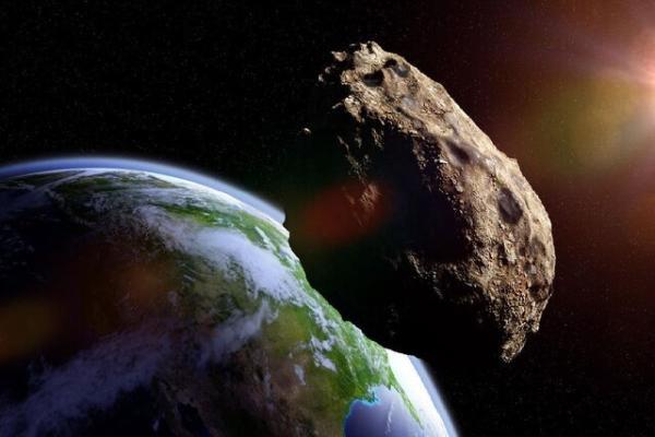 عبور ترسناک سیارکی به میزان یک هتل از کنار زمین