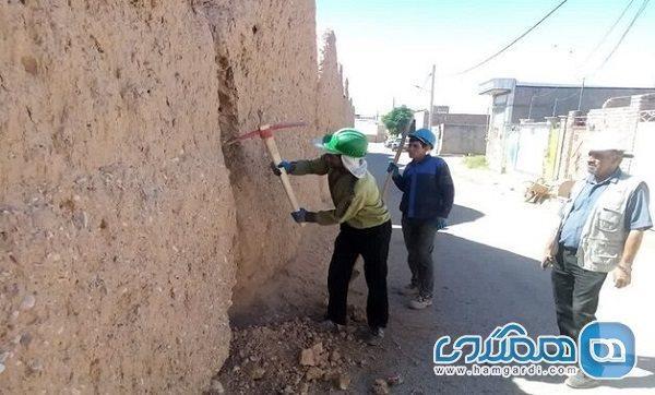 شروع بازسازی و نجات بخشی بنای تاریخی کارخانه پنبه جاجرم