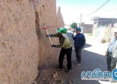 شروع بازسازی و نجات بخشی بنای تاریخی کارخانه پنبه جاجرم